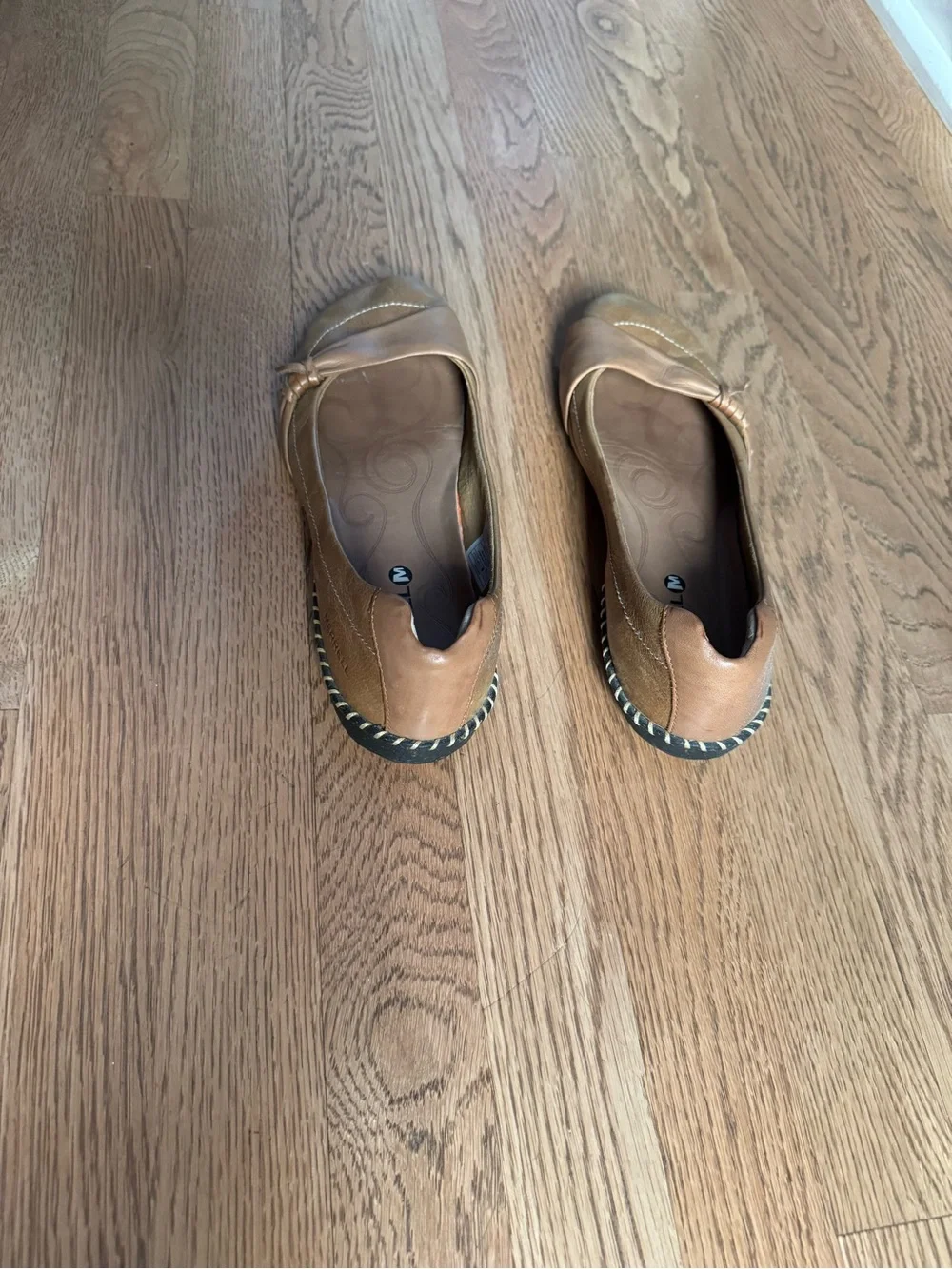 Merrell Women's Tan & Caramel Leather Ballet Flats